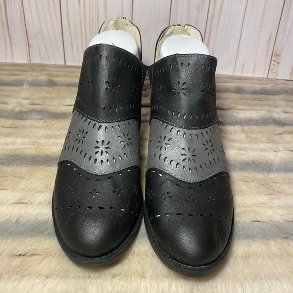 JBU‎ Ankle Booties Cutout Detail Back Zipper Black Gray Women's Size 6.5 - Picture 1 of 8